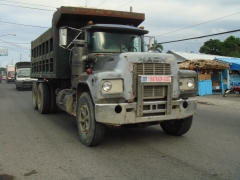 Mack R Model 6x4