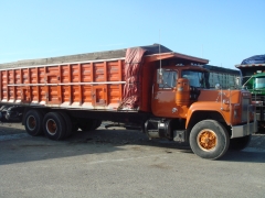 Mack R Model 6x4