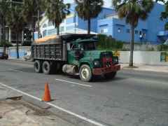 Mack R Model 6x4