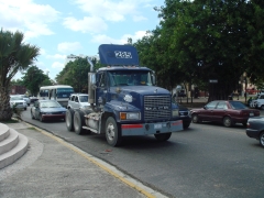 Mack CH613