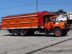 Mack R Model 6x4