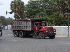 Mack R Model 6x4