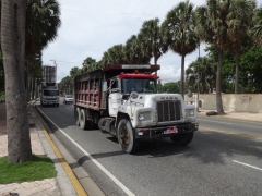 Mack R Model 6x4