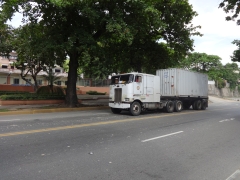 Peterbilt 352 Double bunk