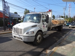 Freightliner M2 106 4x2