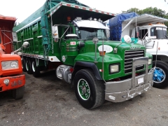 Mack RD 8x4