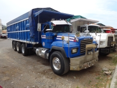 Mack RD 8x4