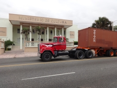 Mack Superliner