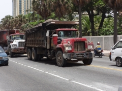 Mack R Model 6x4