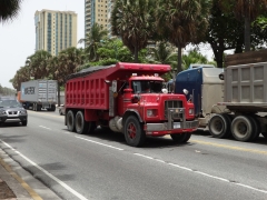 Mack R Model 6x4