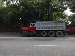 Mack R Model 8x4