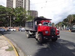 Mack DM600 4x2