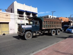 Mack R Model 6x4