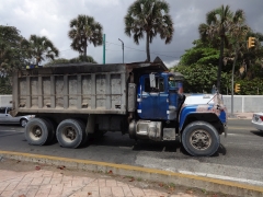 Mack R Model 6x4