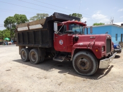 Mack R Model 6x4