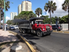 Mack R Model 8x4