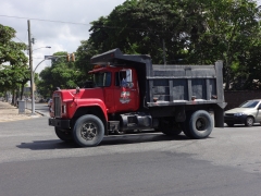 Mack DM600 4x2