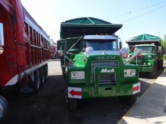 Mack DM600 8x4