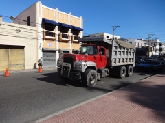 Mack R Model 6x4