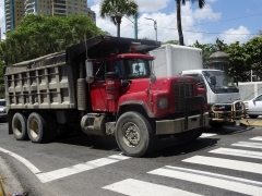 Mack R Model 6x4