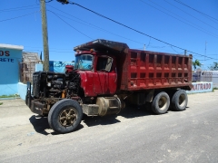 Mack R Model 6x4