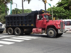 Mack R Model 6x4