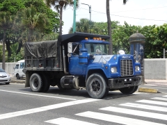 Mack R Model 4x2 