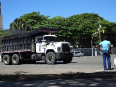 Mack R Model 6x4