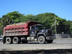 Mack R Model 6x4