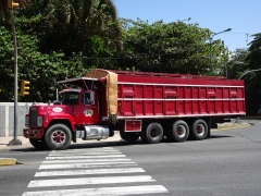 Mack R Model 8x4