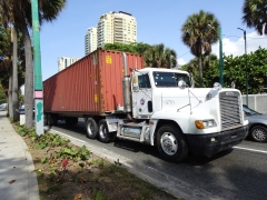 Freightliner FLD120