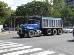 Mack RD 8x4