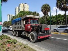 Mack R Model 6x4