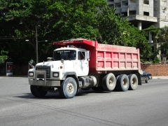 Mack RD 8x4