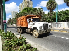 Mack R Model 6x4