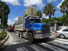 Mack CH613 8x4