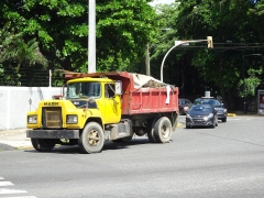 Mack R Model 4x2