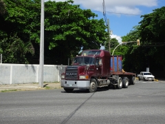 Mack CH613