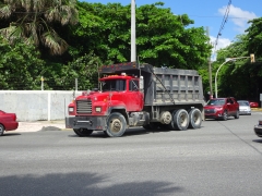 Mack RD 8x4