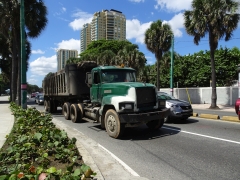 Mack CH613