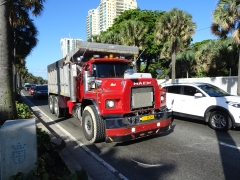 Mack R Model 6x4