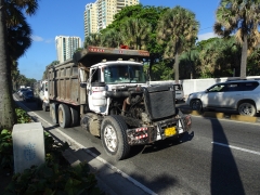 Mack R Model 6x4