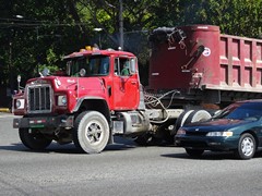 Mack R Model 6x4