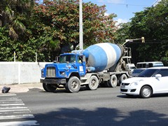 Mack R Model 8x4