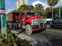 Mack R Model 6x4