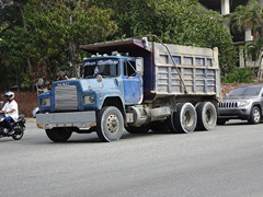 Mack R Model 6x4