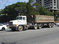 Mack CH613