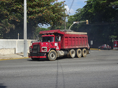 Mack R Model 8x4