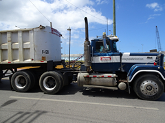 Mack SuperLiner