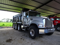 Mack Granite 8x4